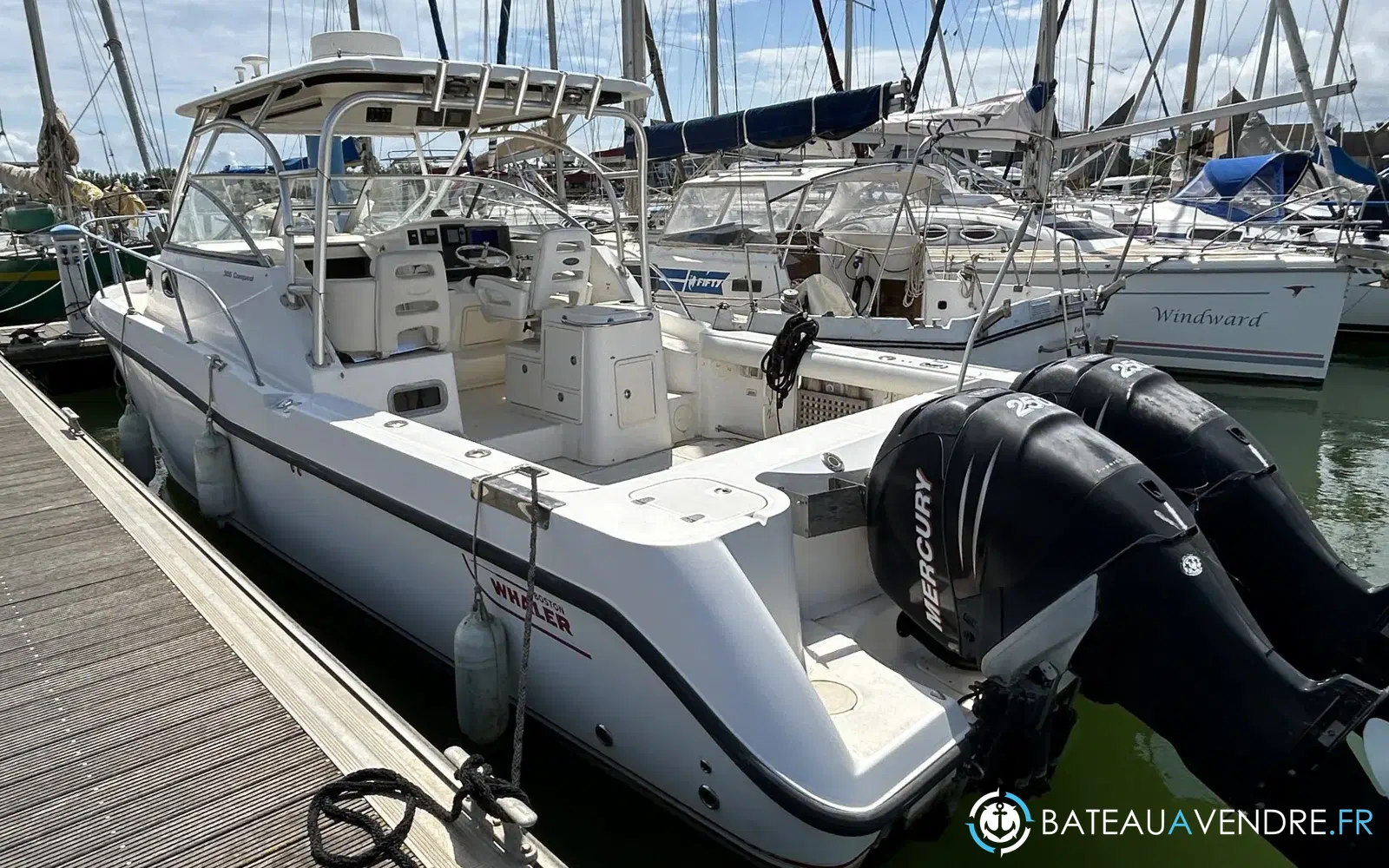 slider 3 Boston Whaler 305 Conquest