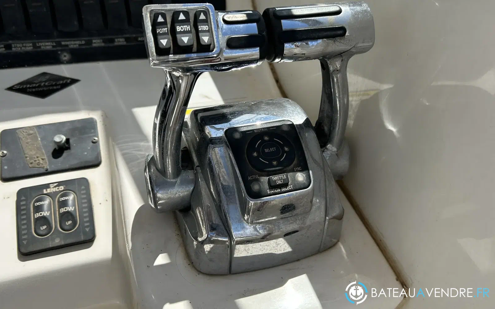 slider 8 Boston Whaler 305 Conquest
