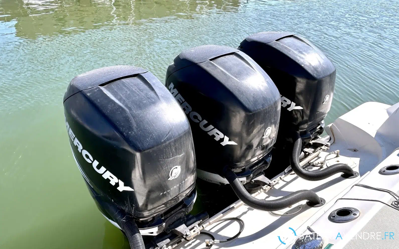 slider 10 Boston Whaler 370 Outrage