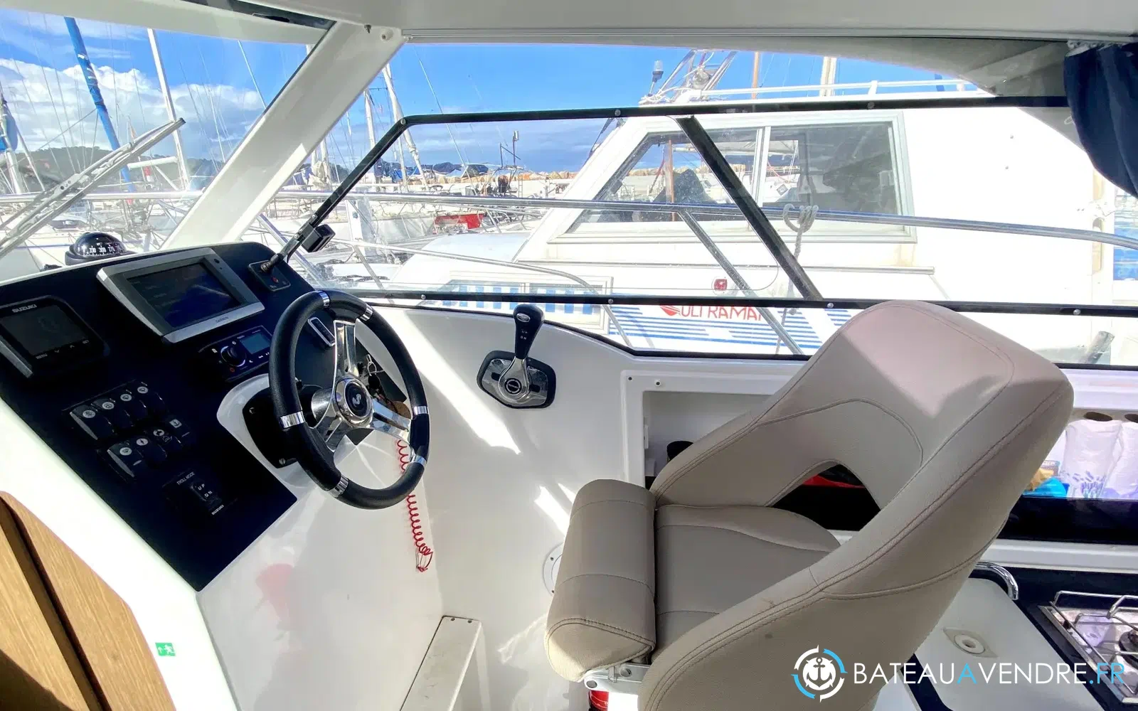 slider 10 Beneteau Antares 8 OB