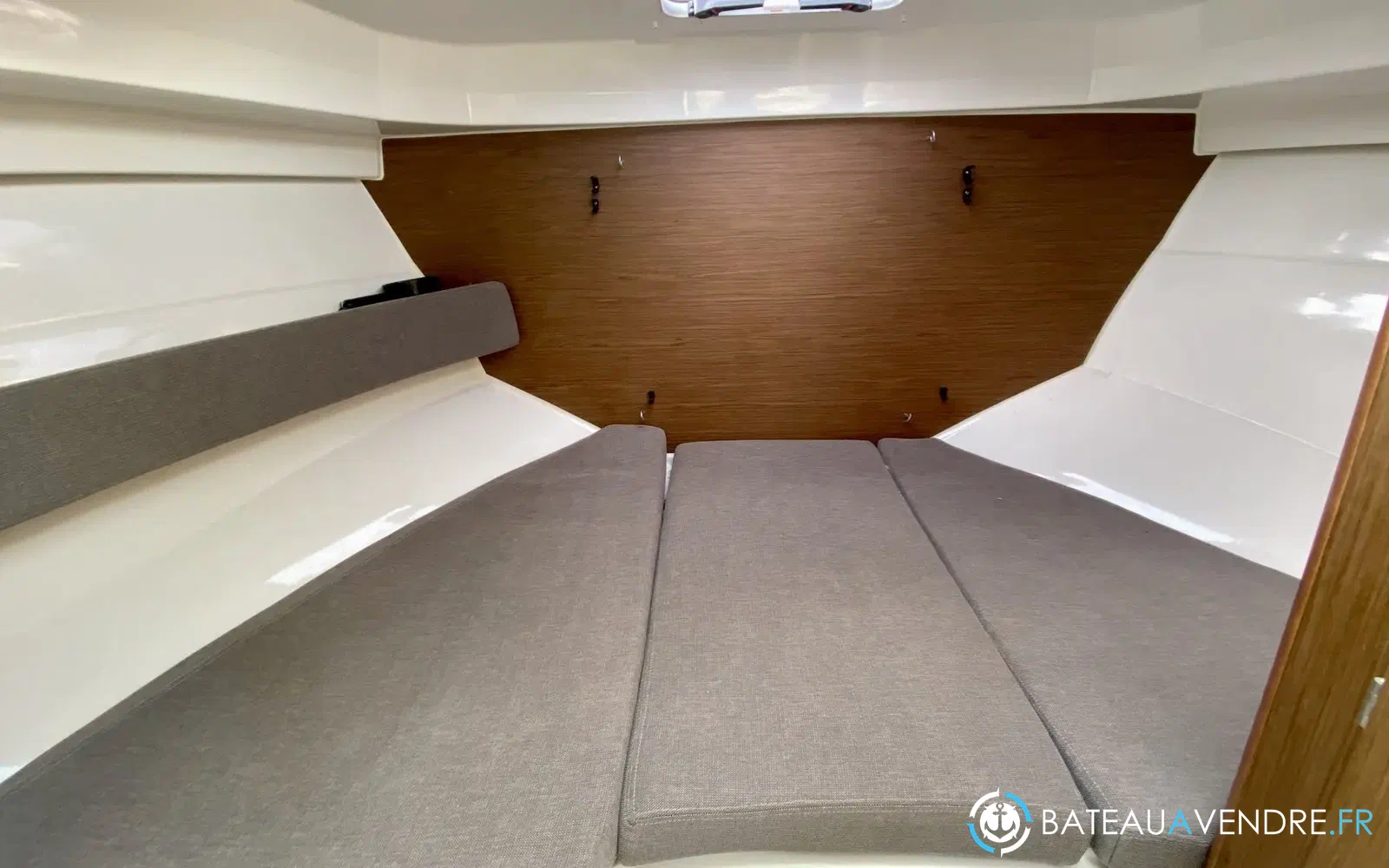 slider 12 Beneteau Antares 8 OB