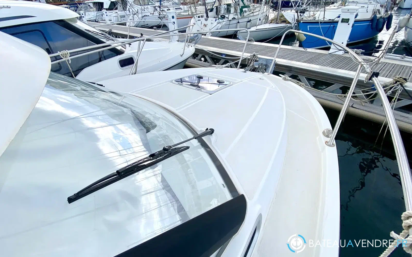 slider 14 Beneteau Antares 8 OB