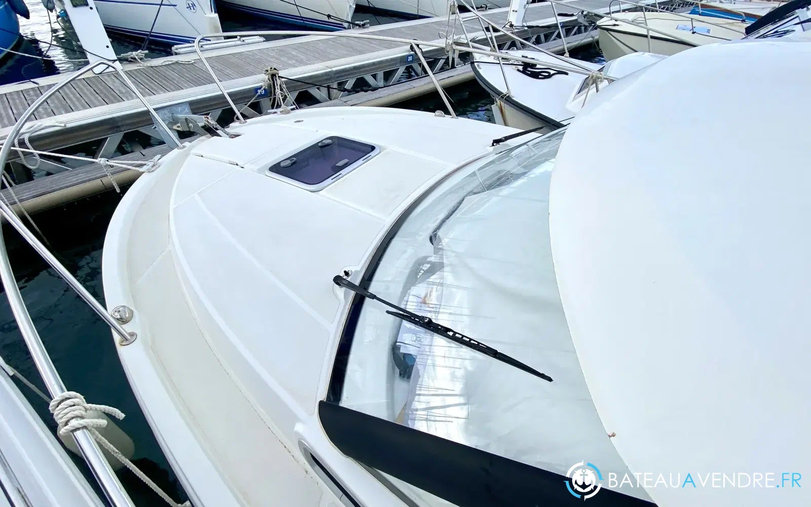 slider 15 Beneteau Antares 8 OB