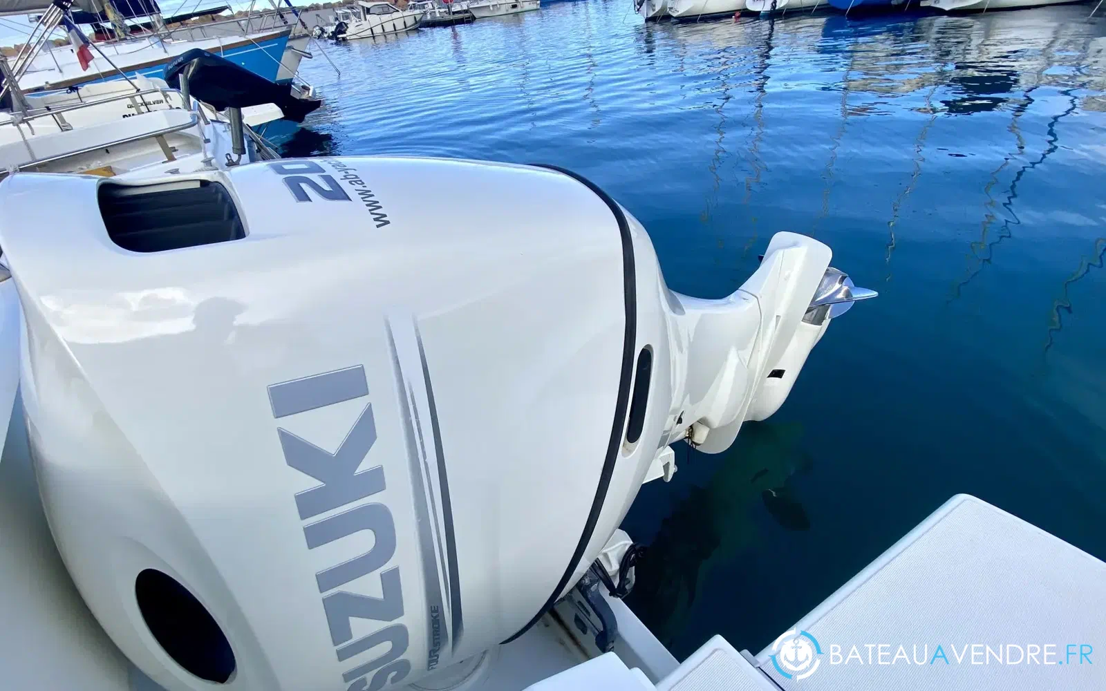 slider 18 Beneteau Antares 8 OB