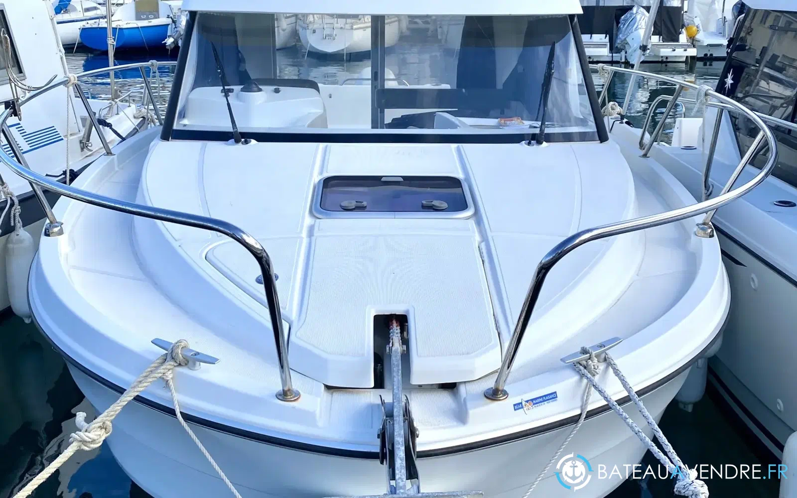 slider 1 Beneteau Antares 8 OB