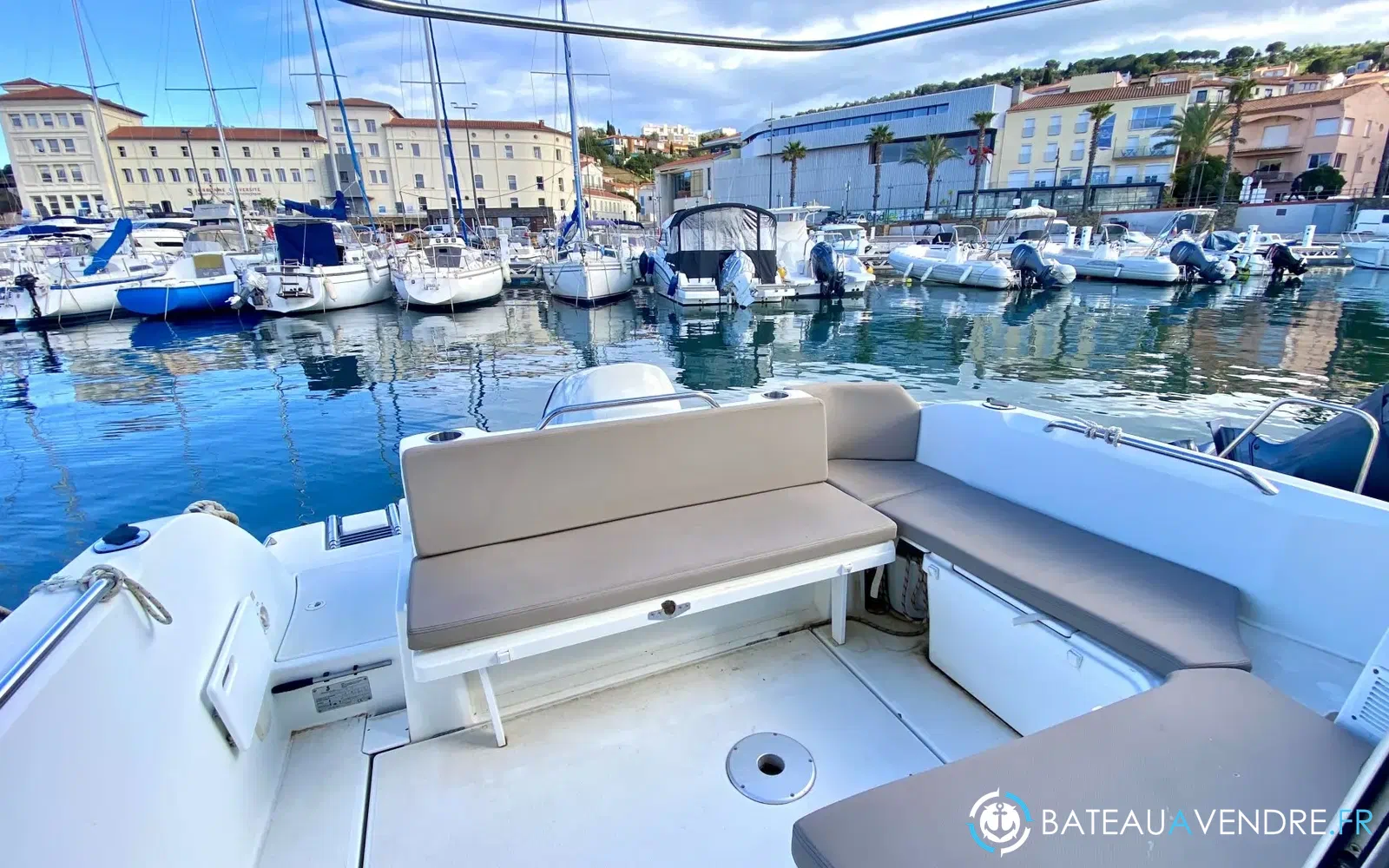slider 4 Beneteau Antares 8 OB