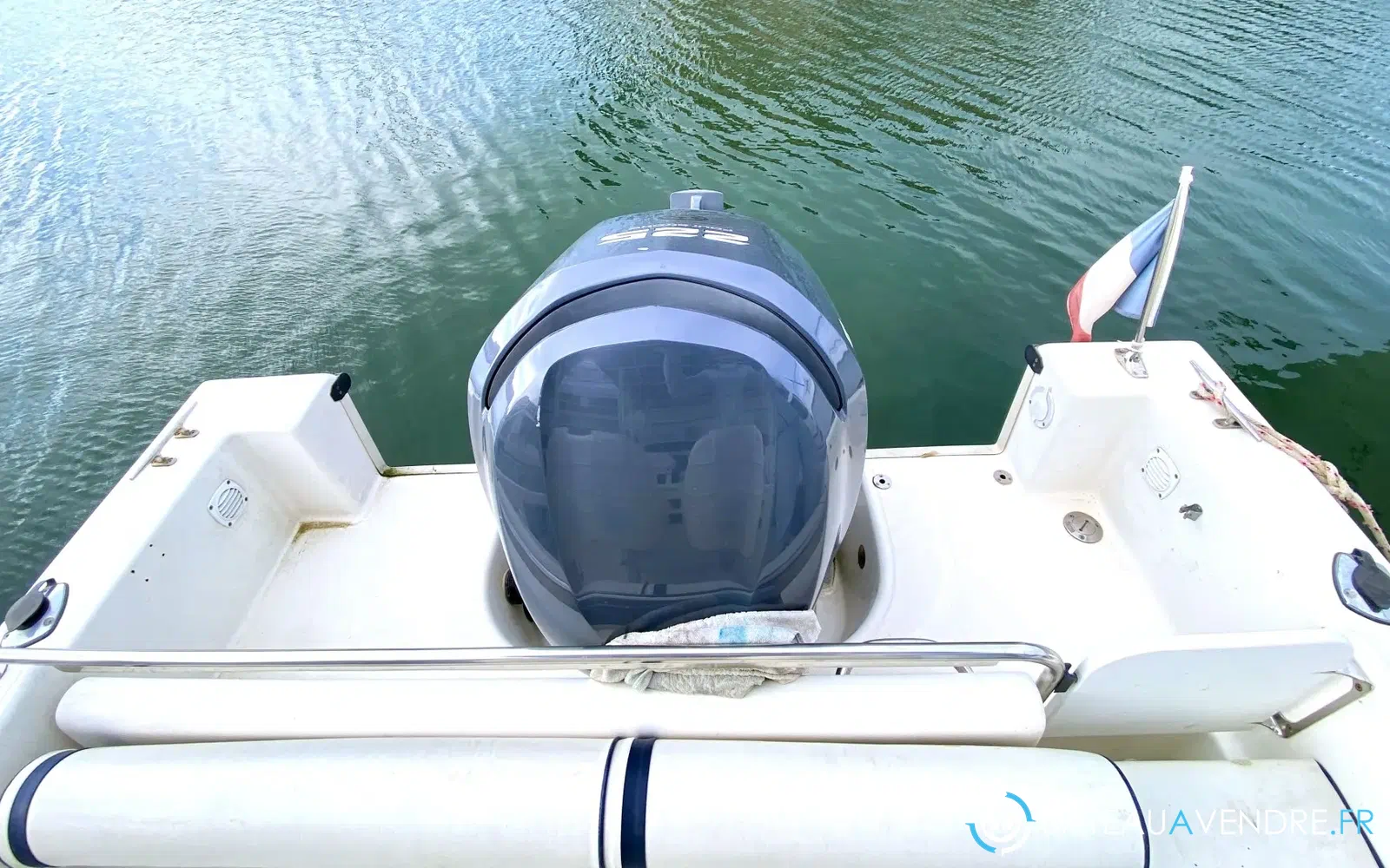 slider 10 Kelt White Shark 225