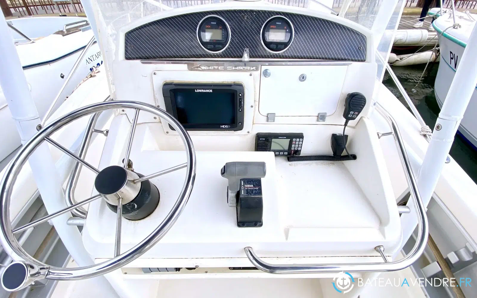 slider 5 Kelt White Shark 225