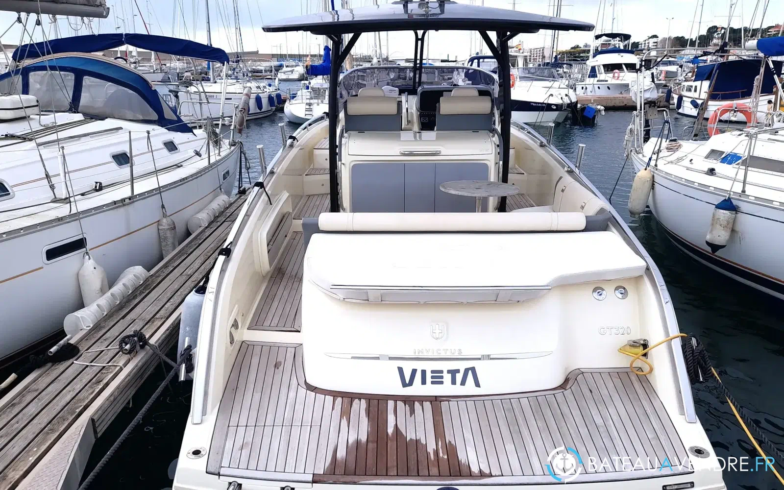 slider 1 Invictus 320 GT