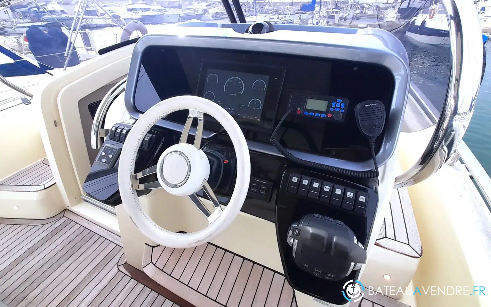 slider 8 Invictus 320 GT