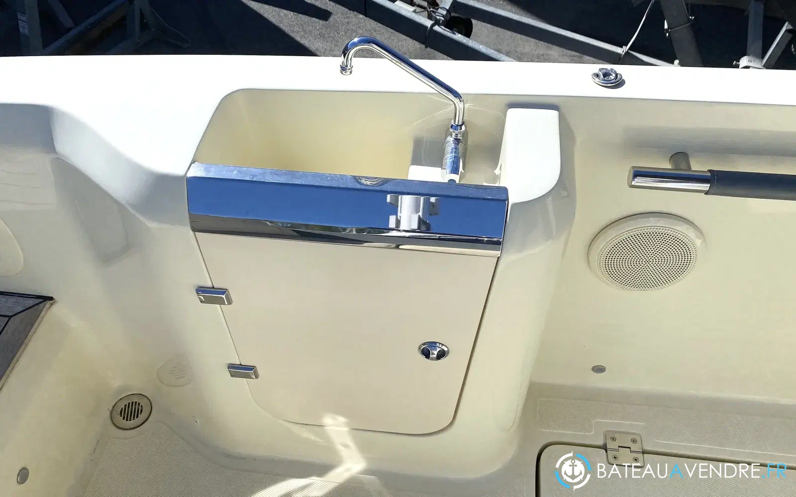 slider 10 Invictus 270 CX