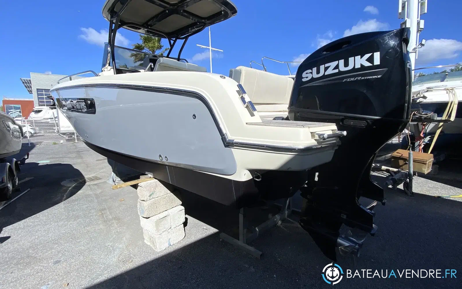 slider 4 Invictus 270 CX