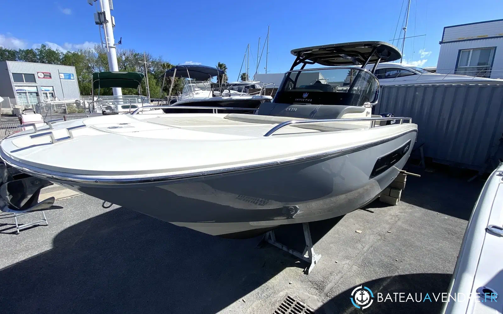 slider 6 Invictus 270 CX
