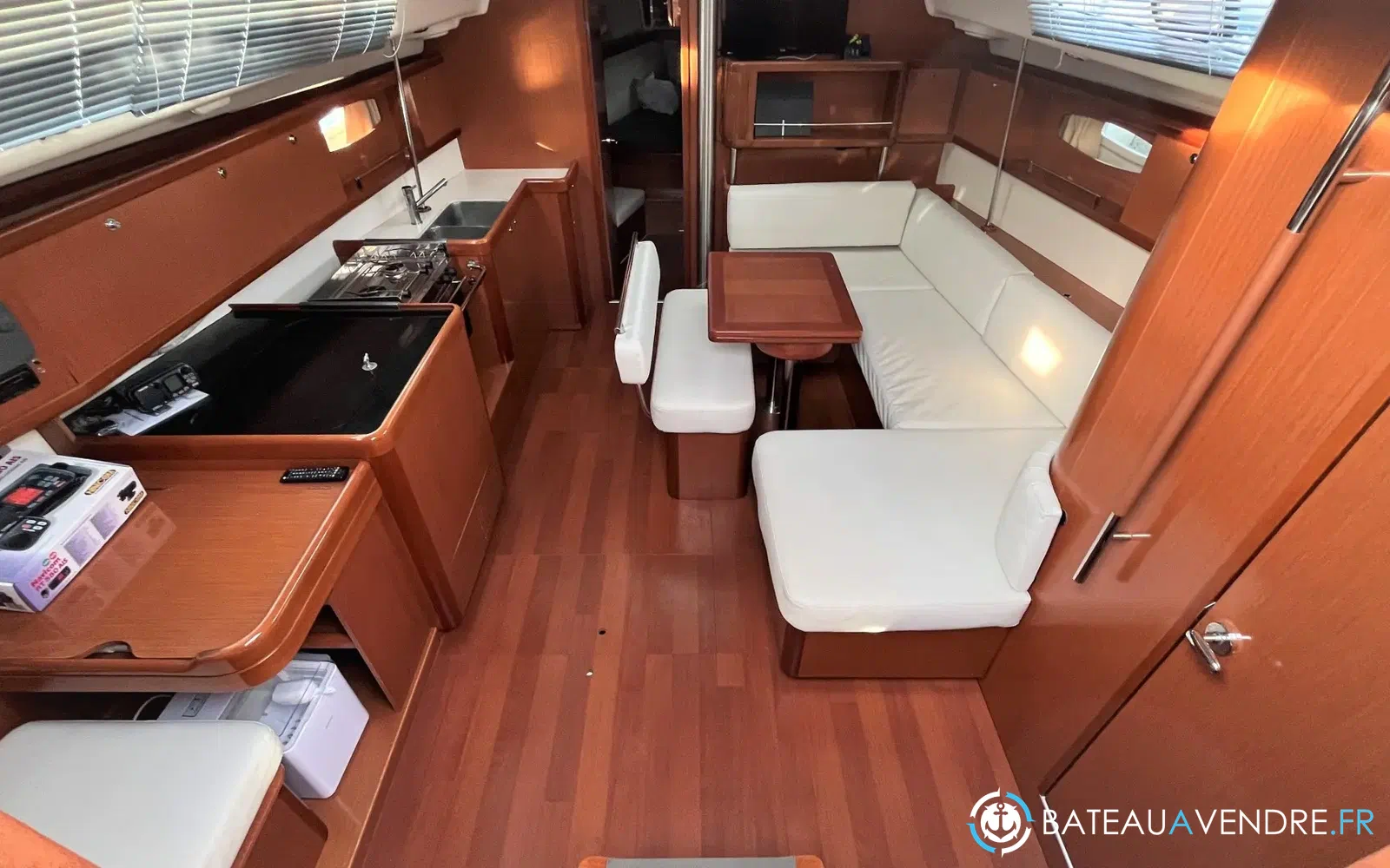 slider 10 Beneteau Oceanis 43