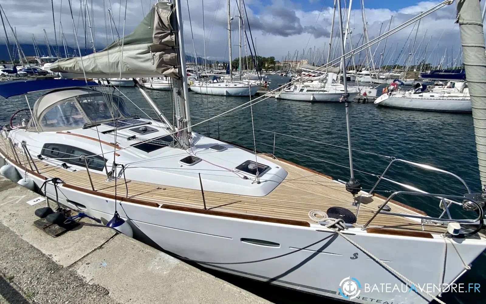 slider 1 Beneteau Oceanis 43