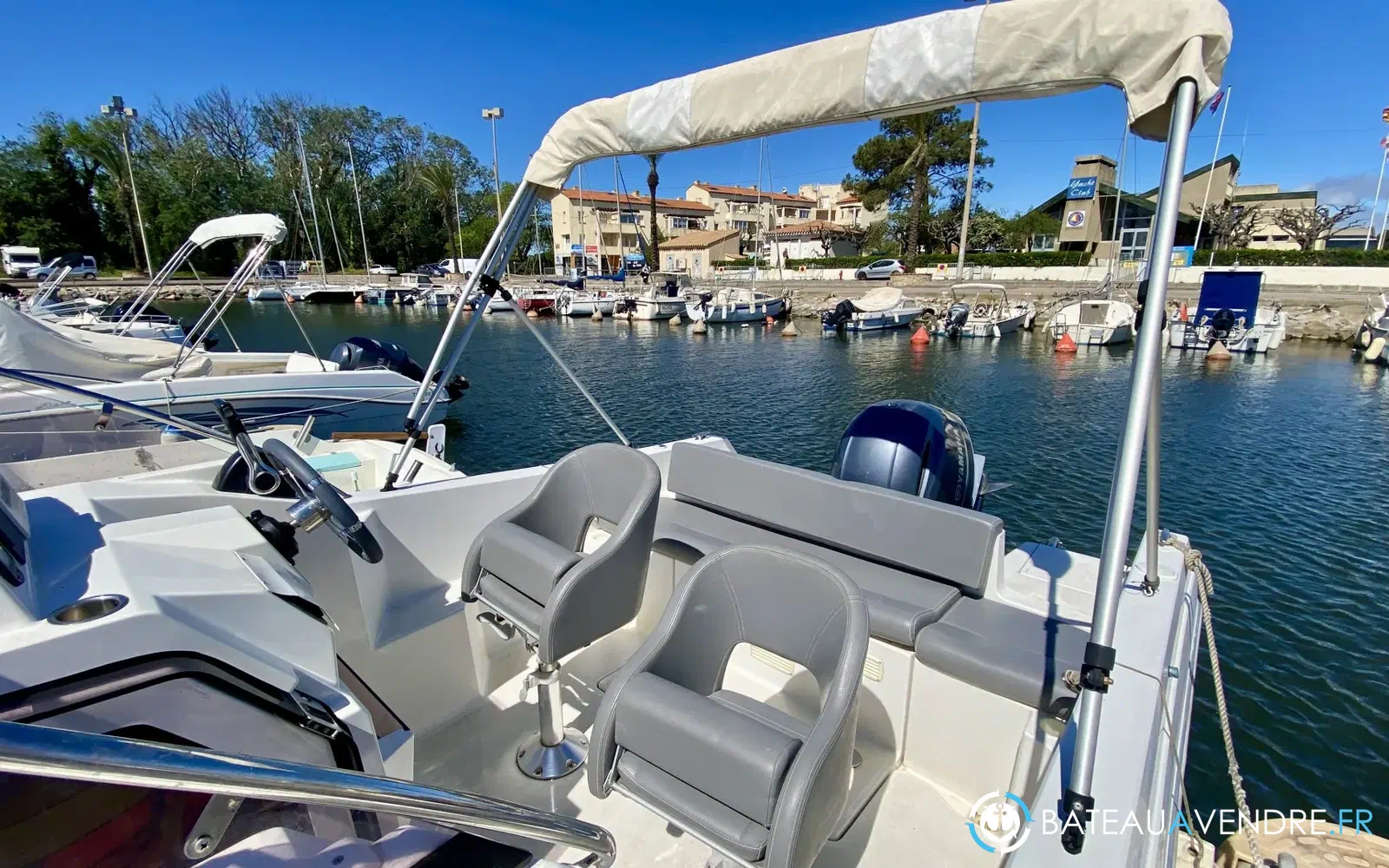 slider 10 Pacific Craft 650 SC