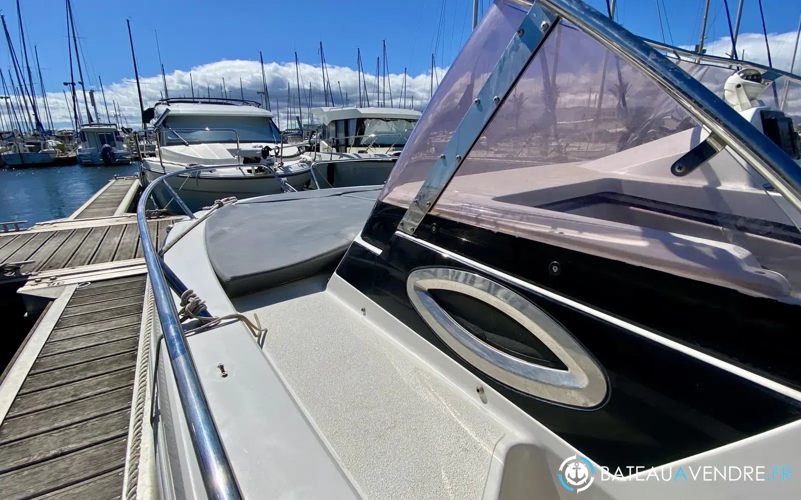 slider 8 Pacific Craft 650 SC