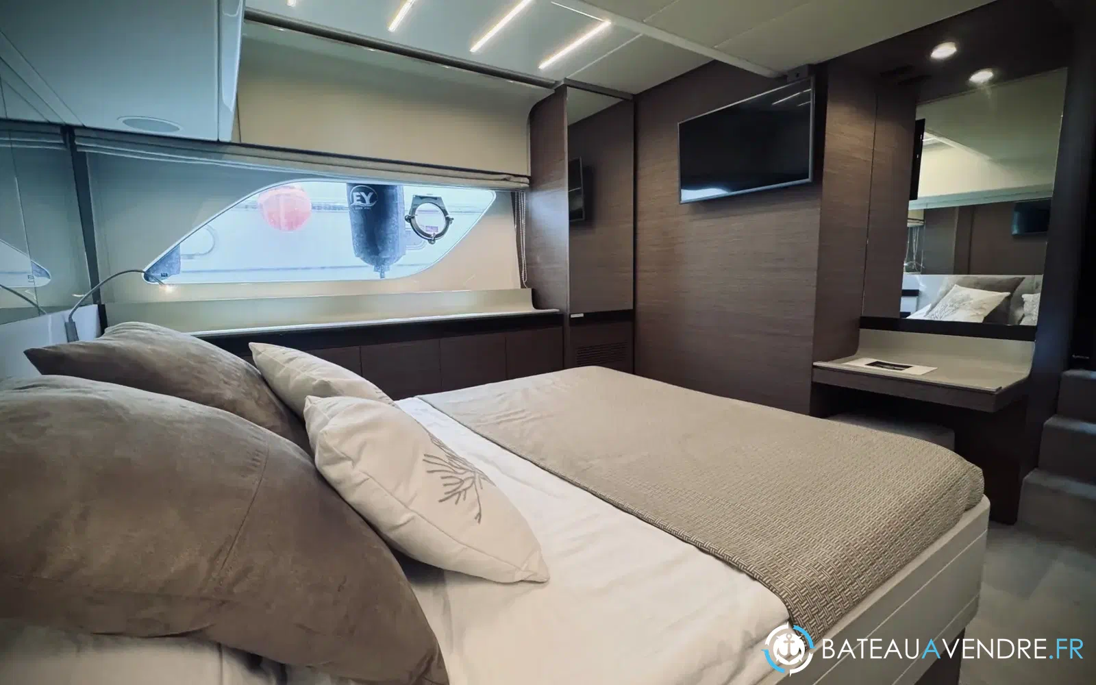 slider 10 Ferretti 550
