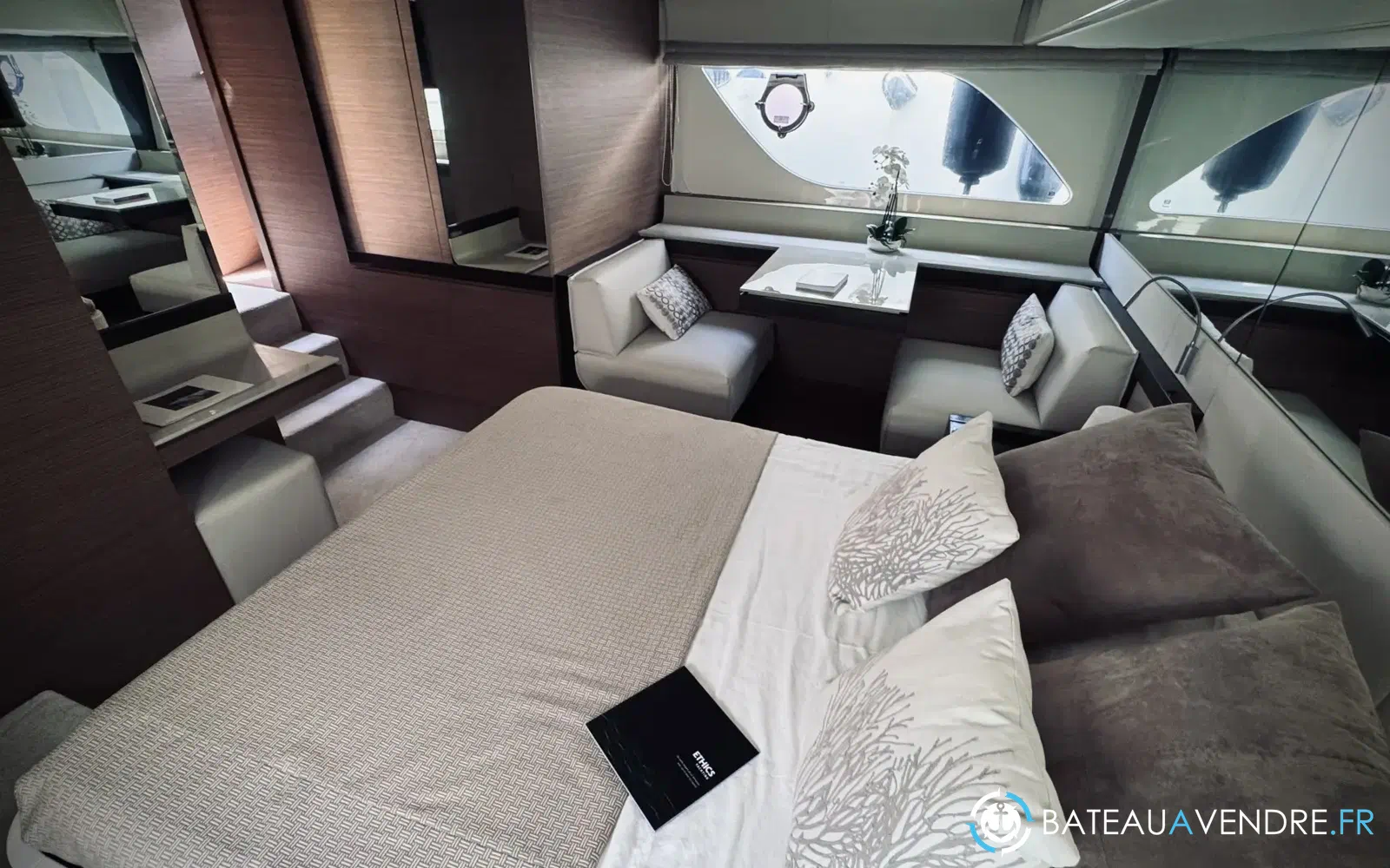 slider 12 Ferretti 550
