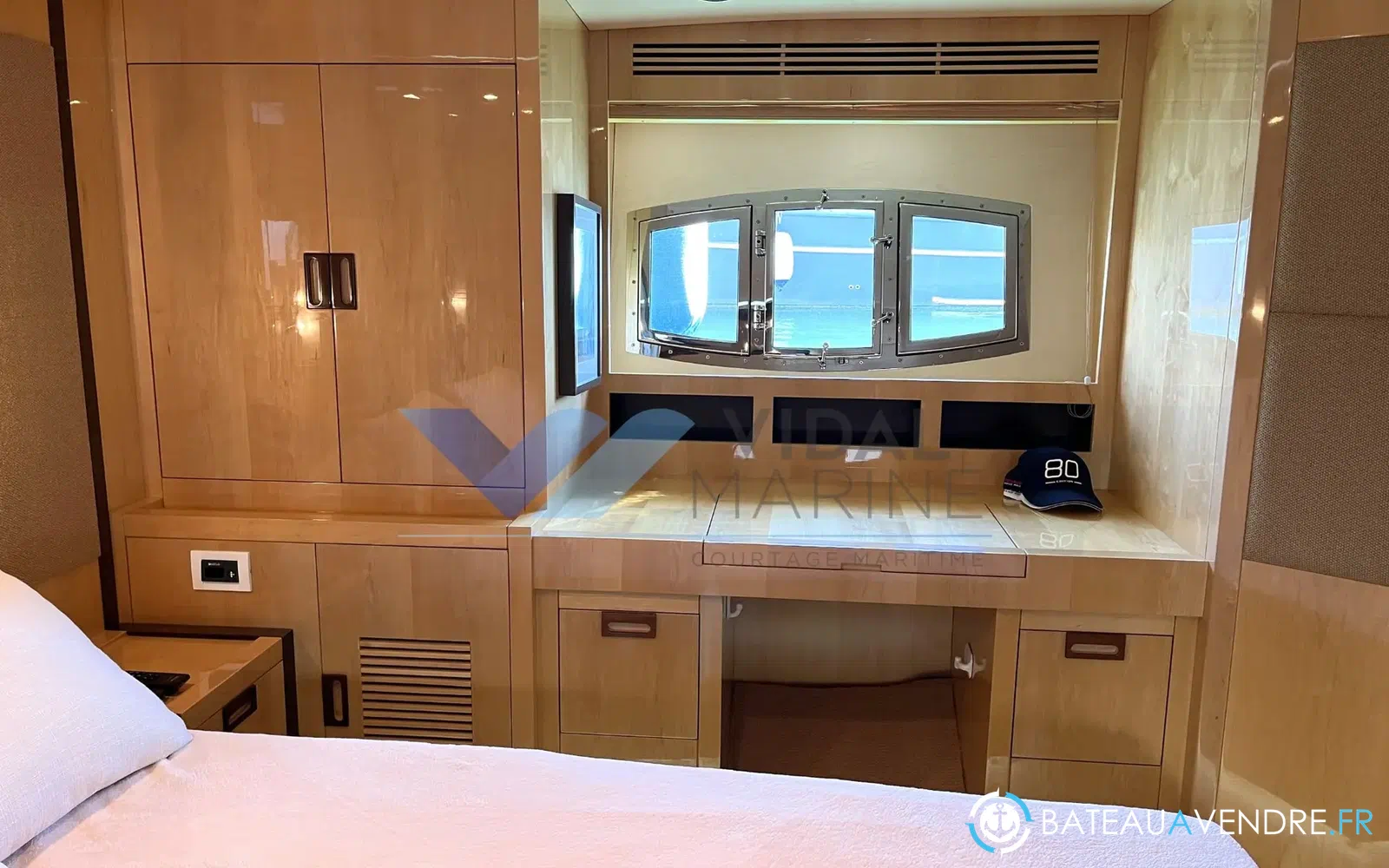 slider 13 Gulf Craft Majesty 56