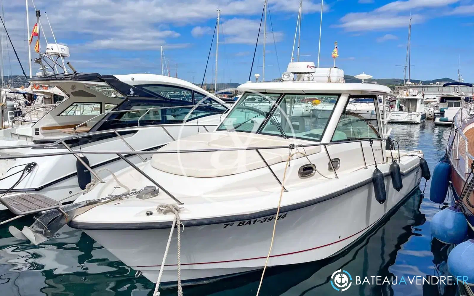 slider 10 Boston Whaler 315 Conquest