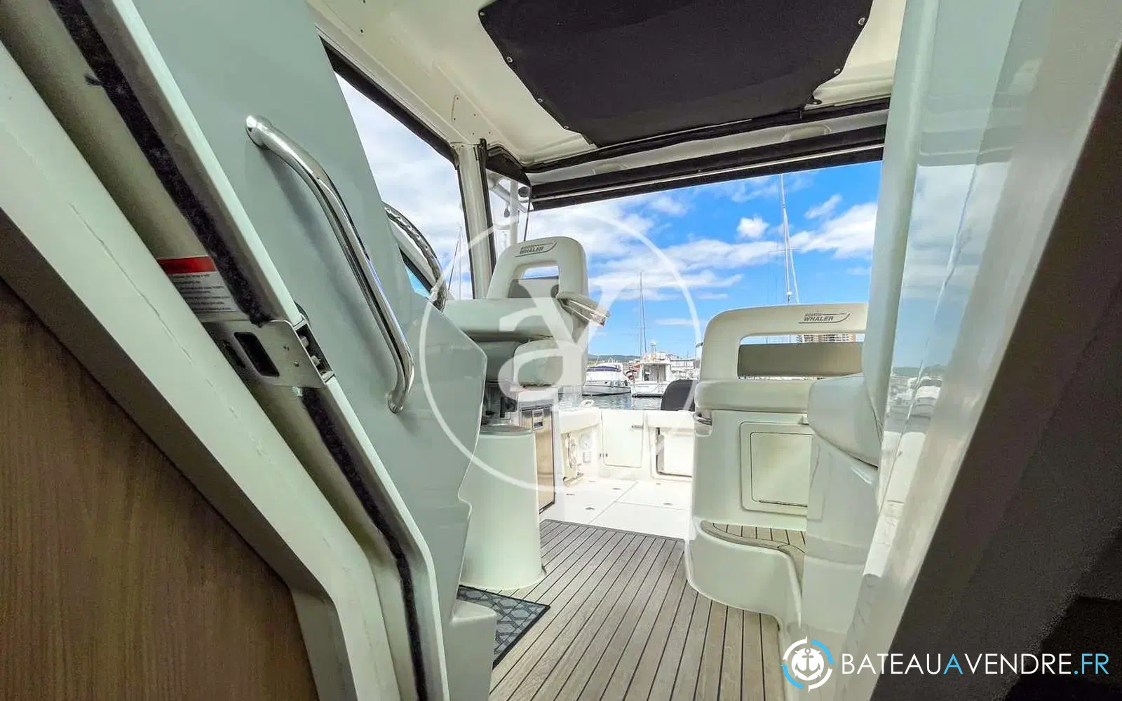 slider 14 Boston Whaler 315 Conquest