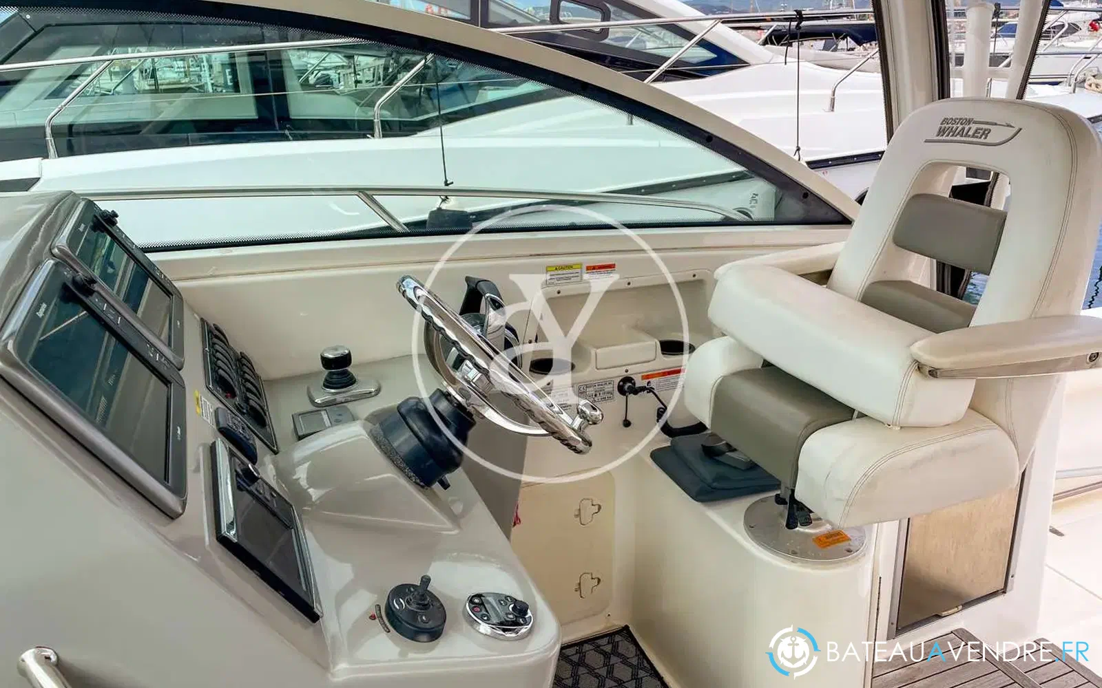 slider 15 Boston Whaler 315 Conquest