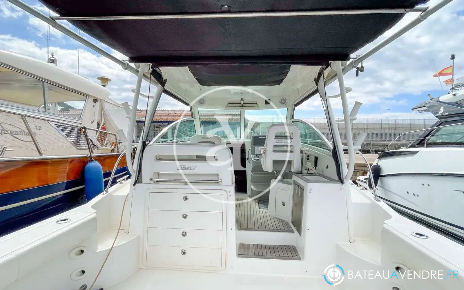 slider 17 Boston Whaler 315 Conquest