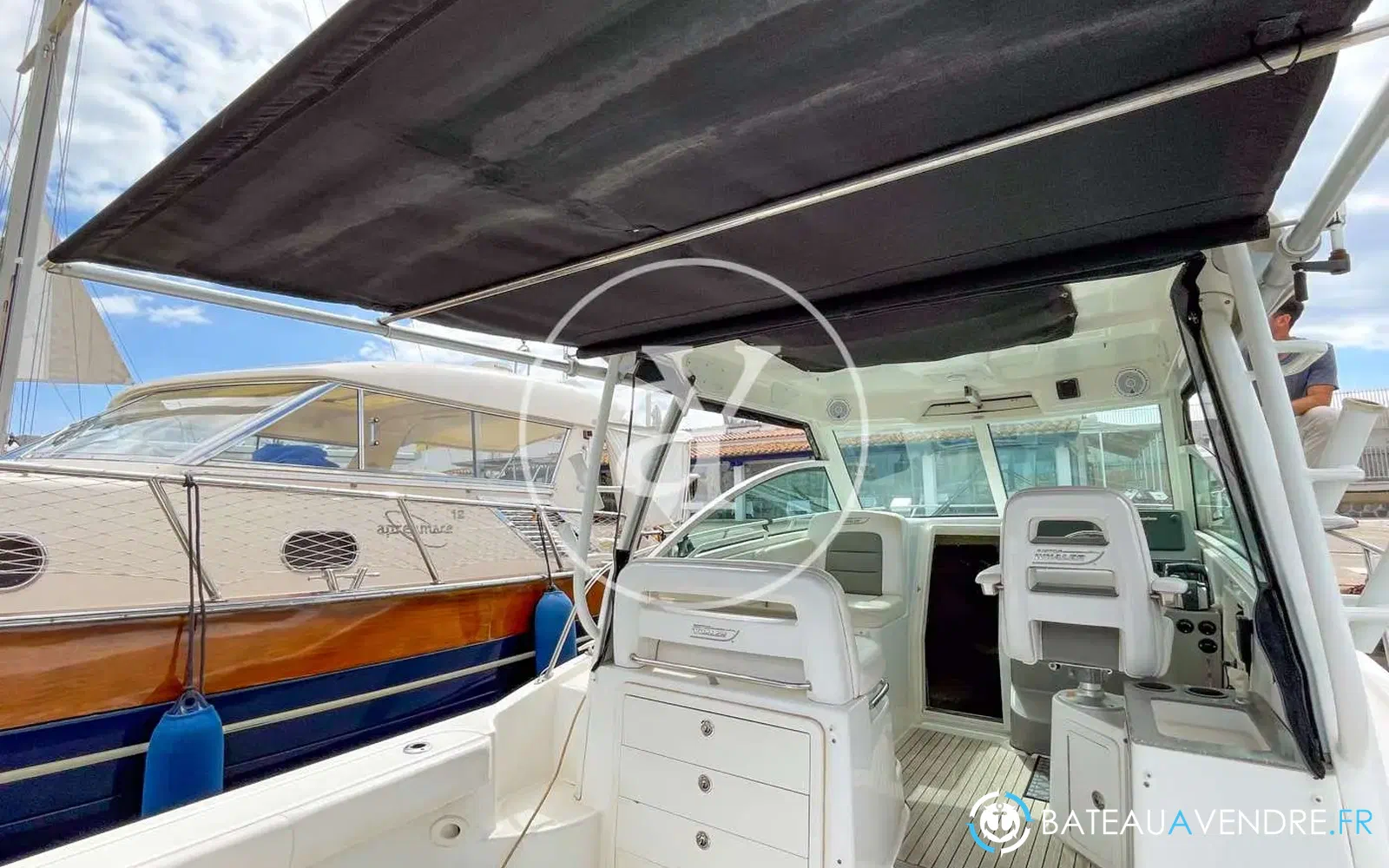 slider 3 Boston Whaler 315 Conquest