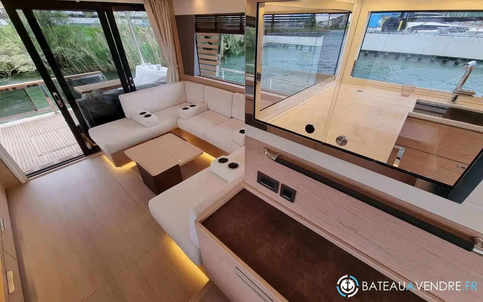 slider 14 Beneteau Grand Trawler 62