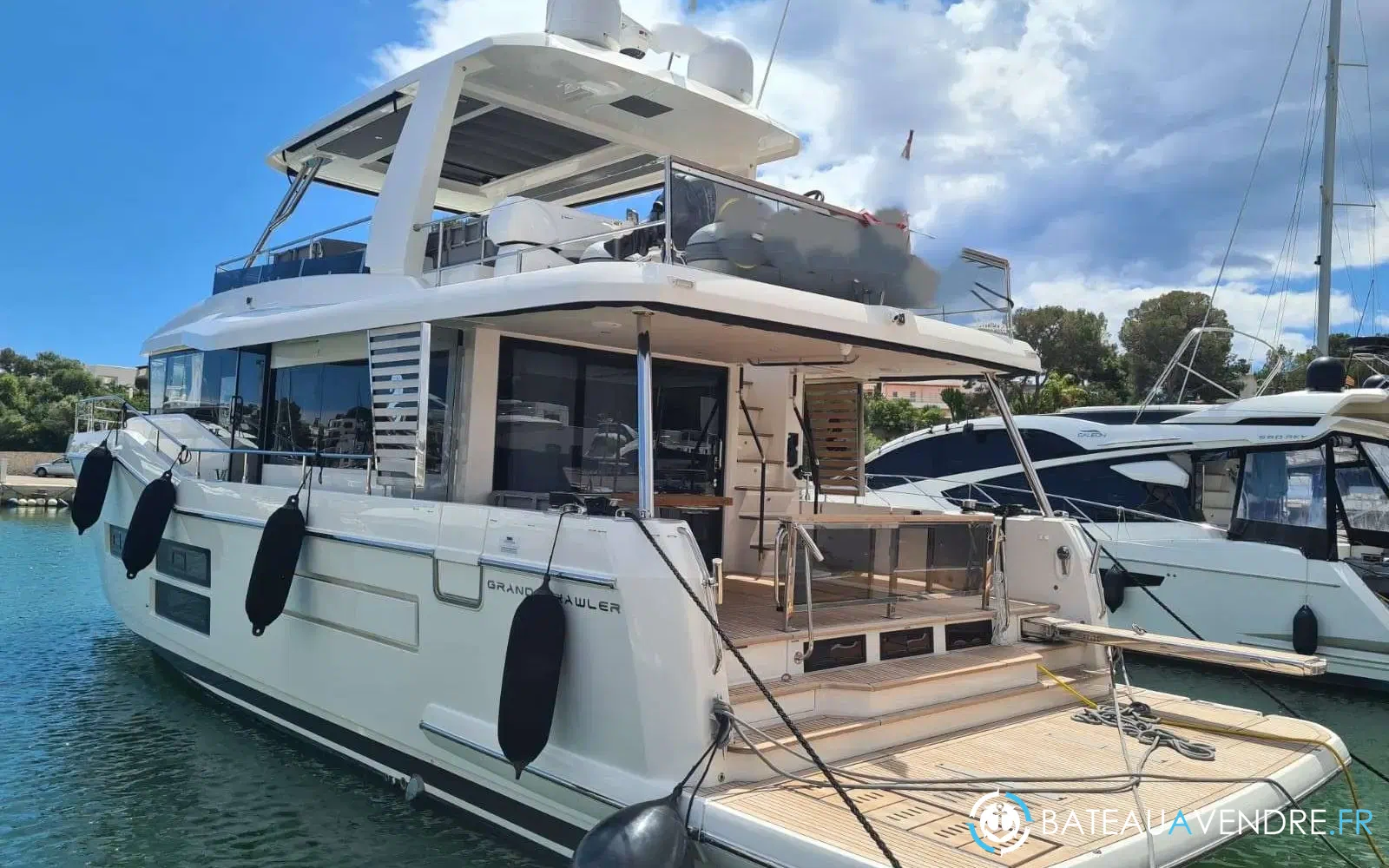 slider 23 Beneteau Grand Trawler 62