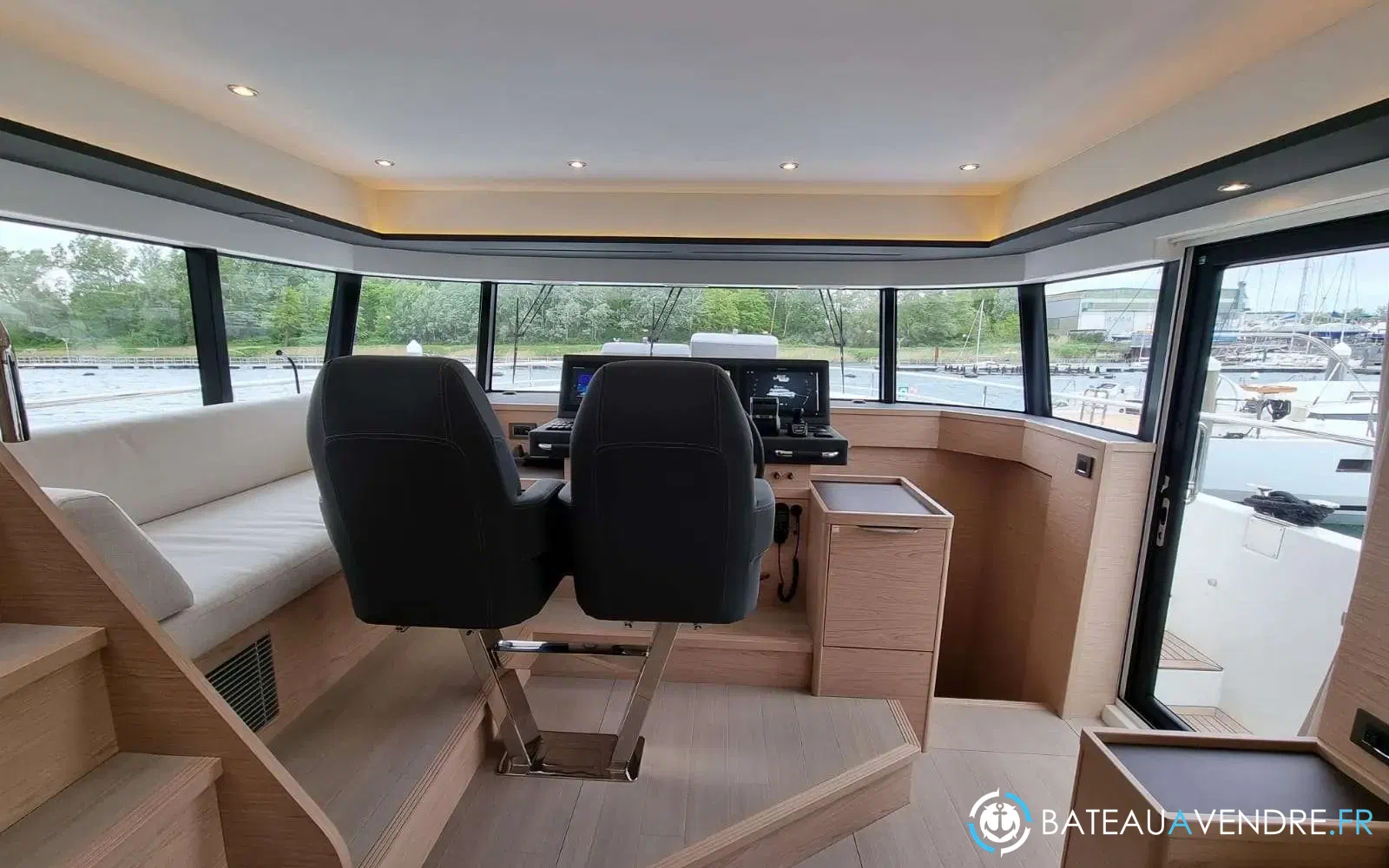 slider 28 Beneteau Grand Trawler 62