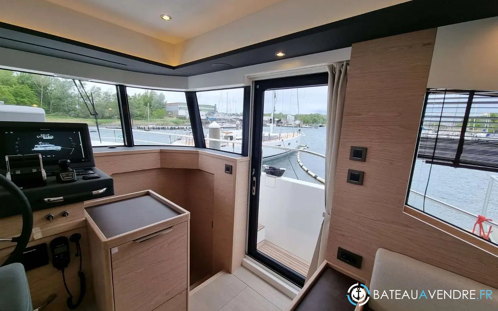 slider 33 Beneteau Grand Trawler 62
