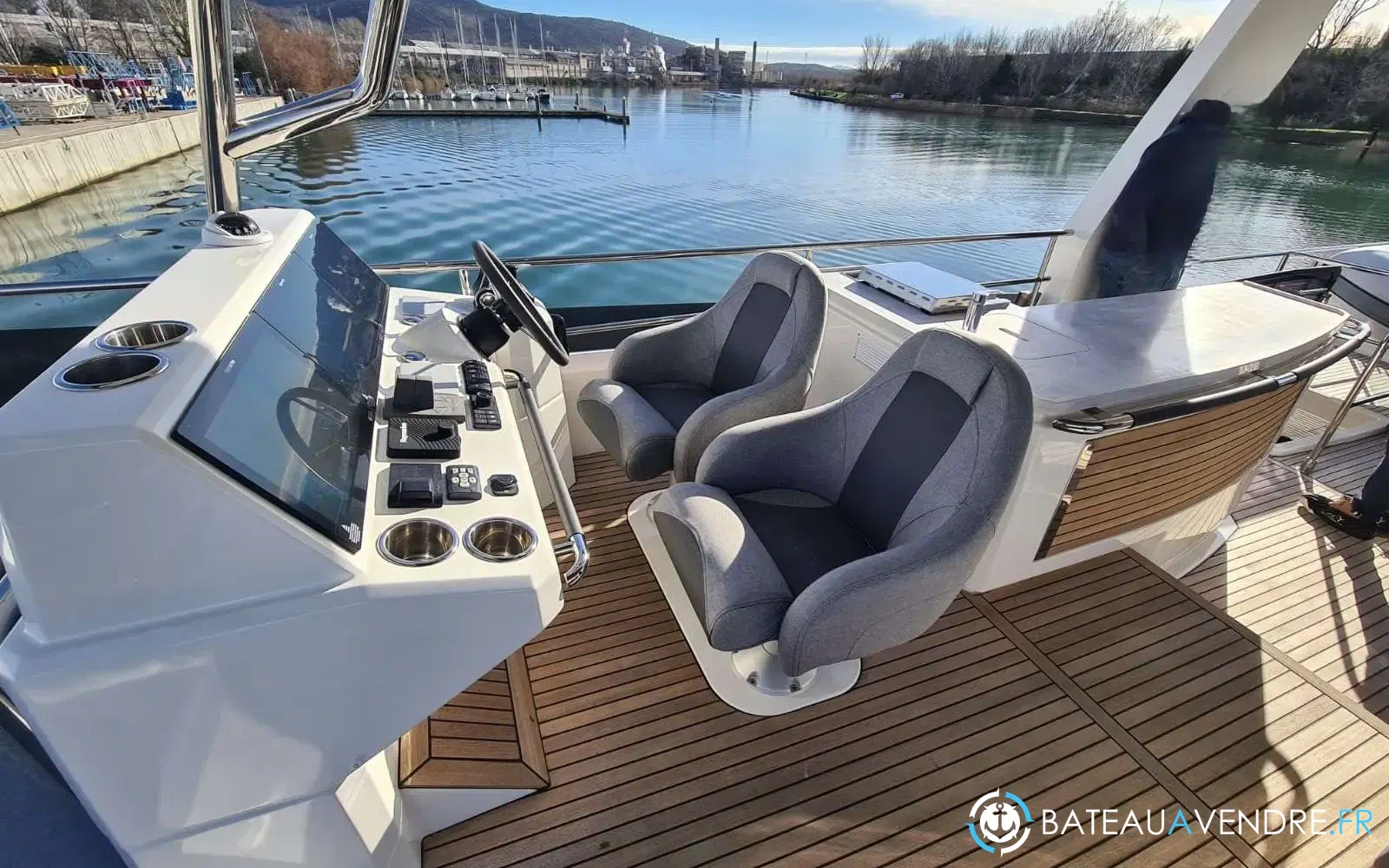 slider 4 Beneteau Grand Trawler 62