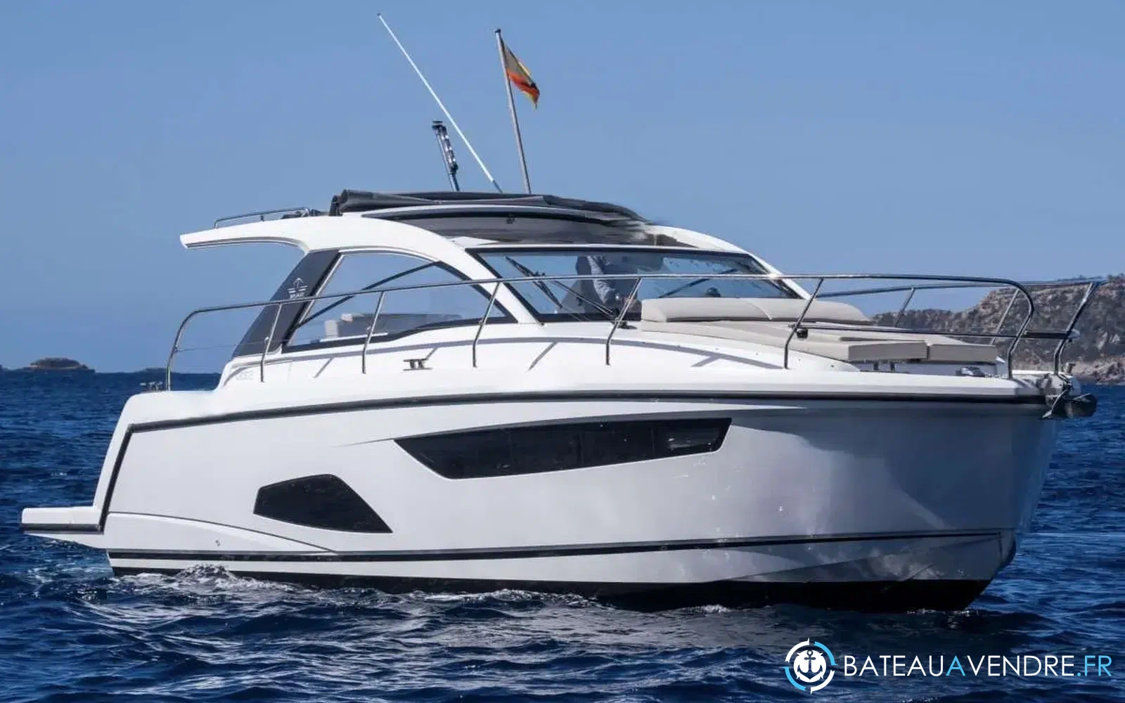 slider 14 Sealine 330 Sport