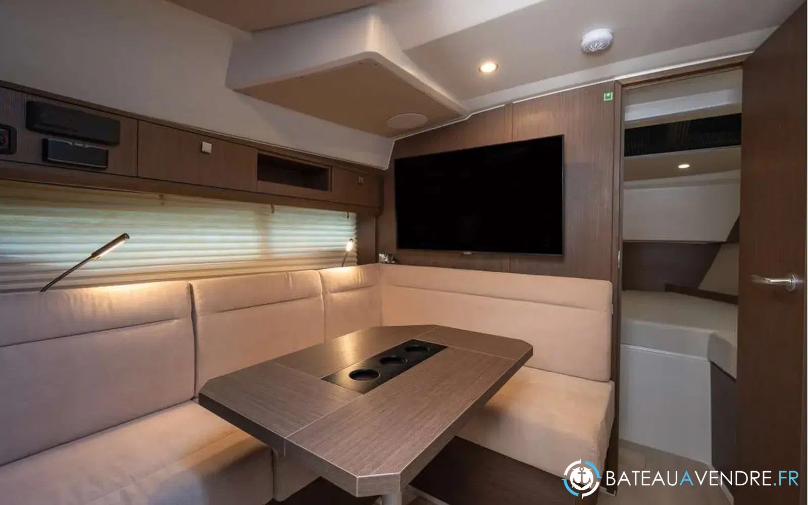 slider 15 Sealine 330 Sport