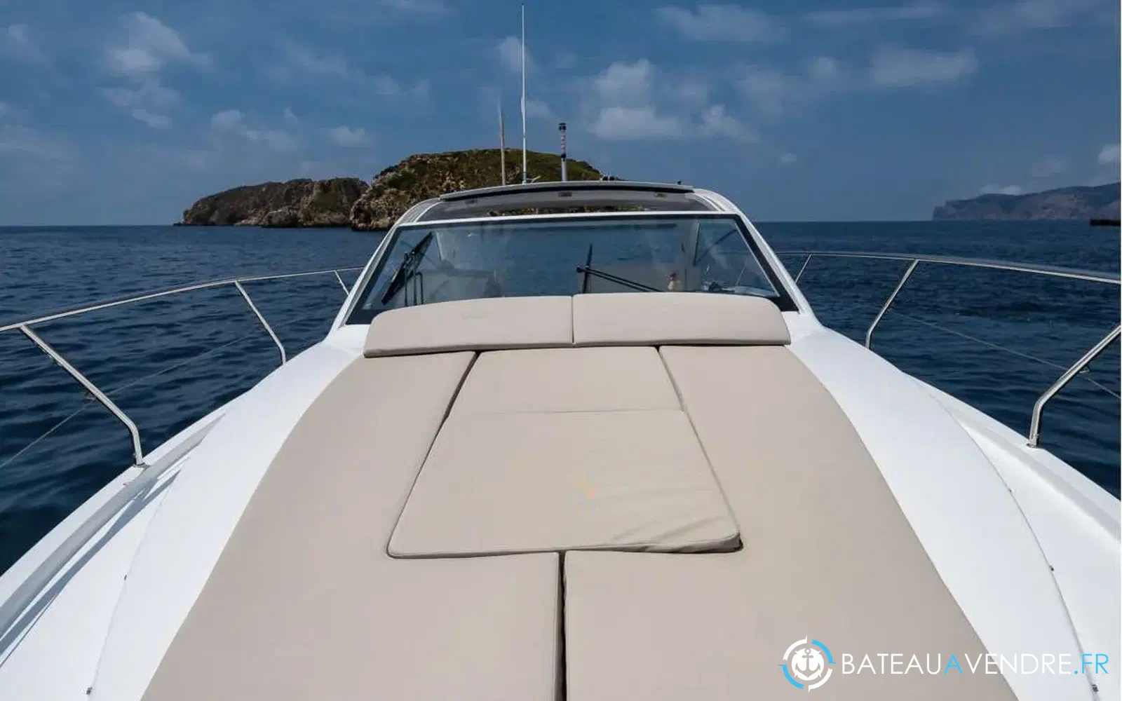 slider 16 Sealine 330 Sport