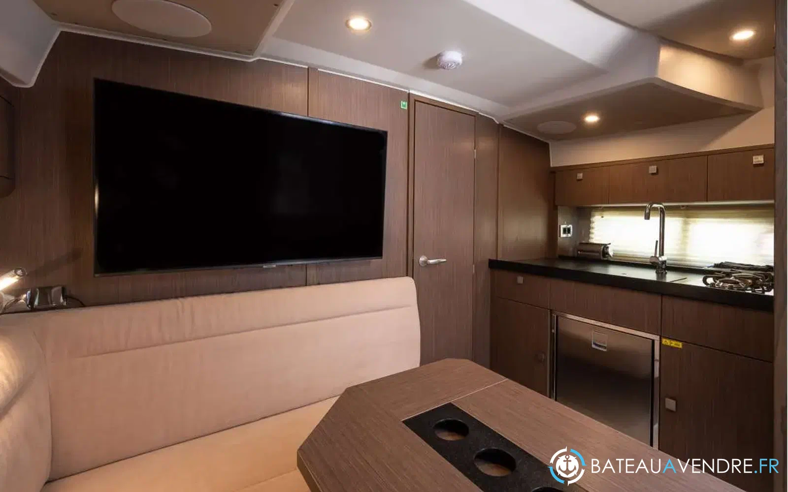 slider 22 Sealine 330 Sport