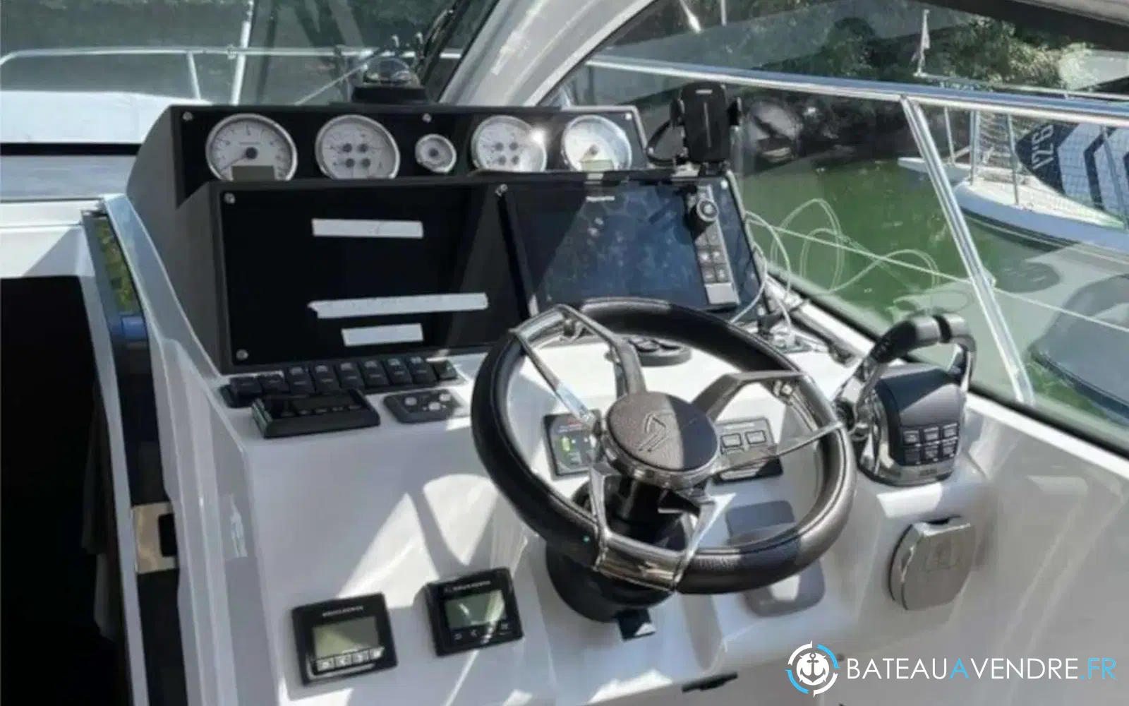 slider 31 Sealine 330 Sport