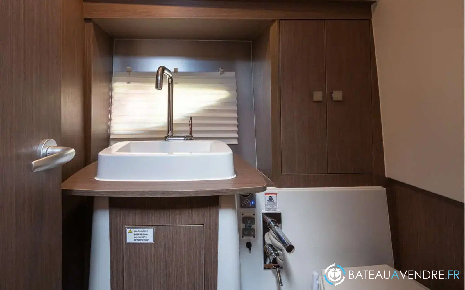 slider 7 Sealine 330 Sport