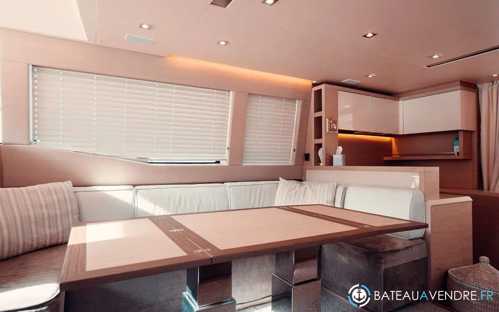 slider 12 Beneteau Monte Carlo 6