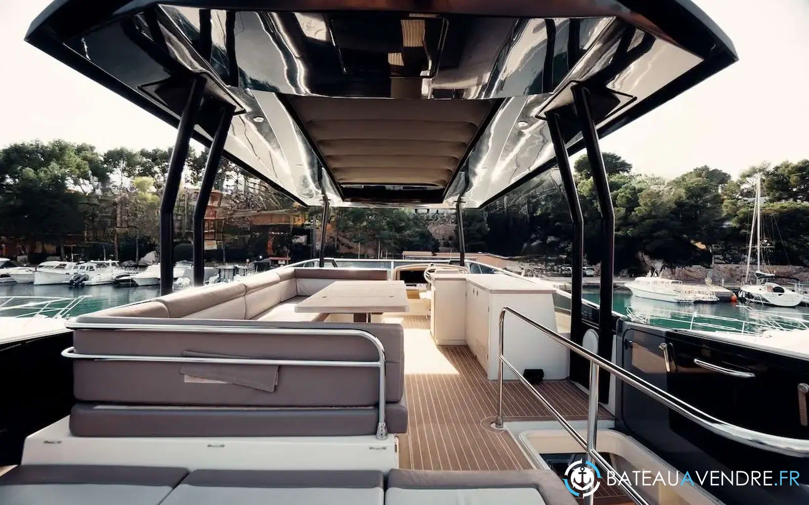 slider 1 Beneteau Monte Carlo 6