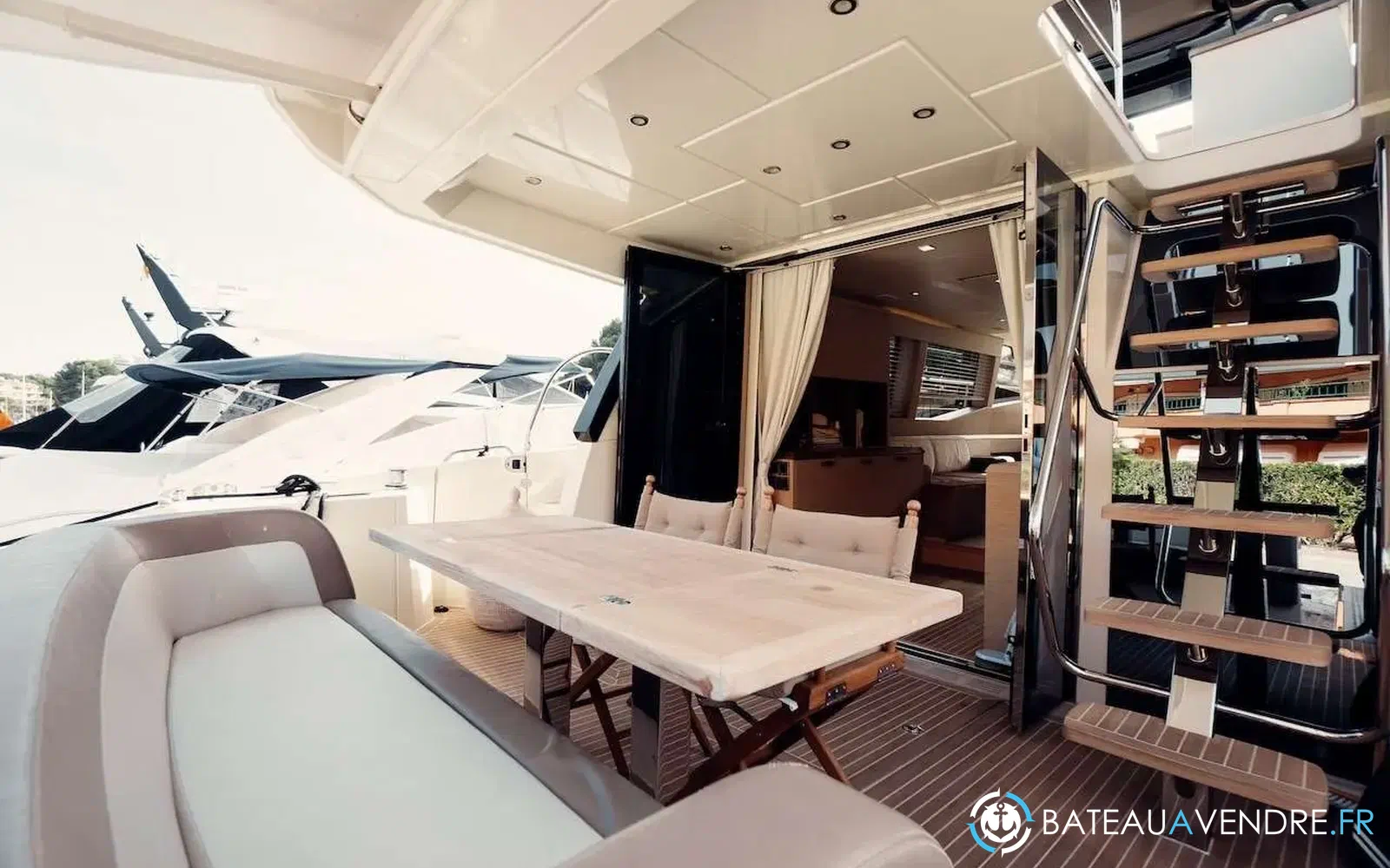slider 3 Beneteau Monte Carlo 6