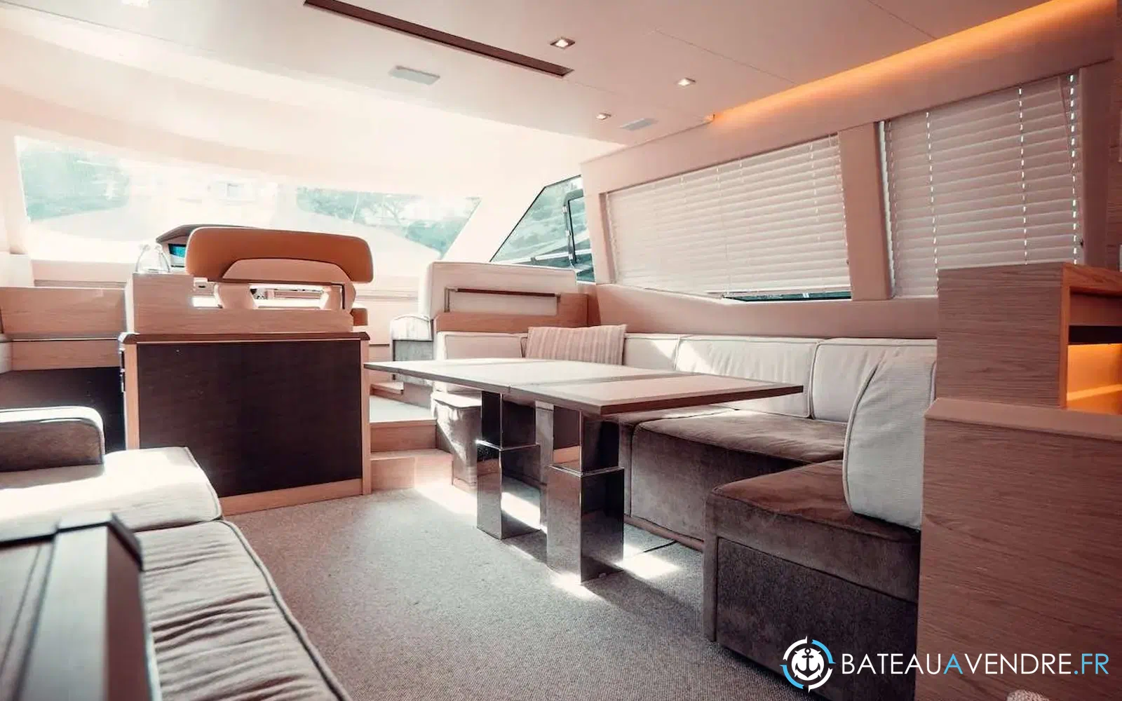 slider 7 Beneteau Monte Carlo 6