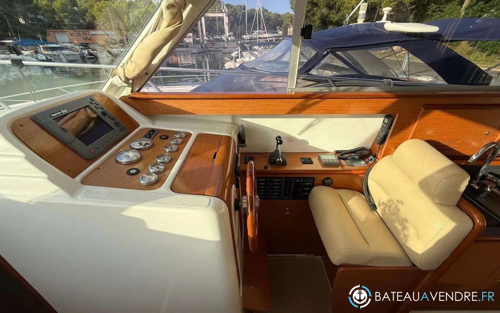 slider 38 Beneteau Antares 10.80