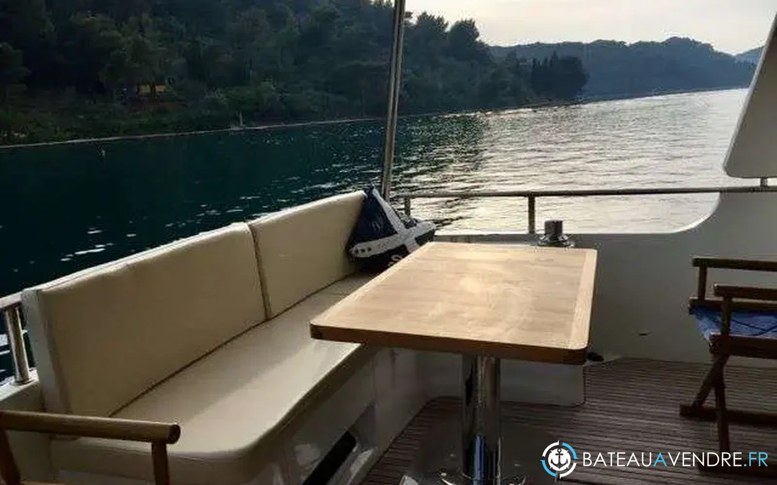 slider 19 Beneteau Swift Trawler 52