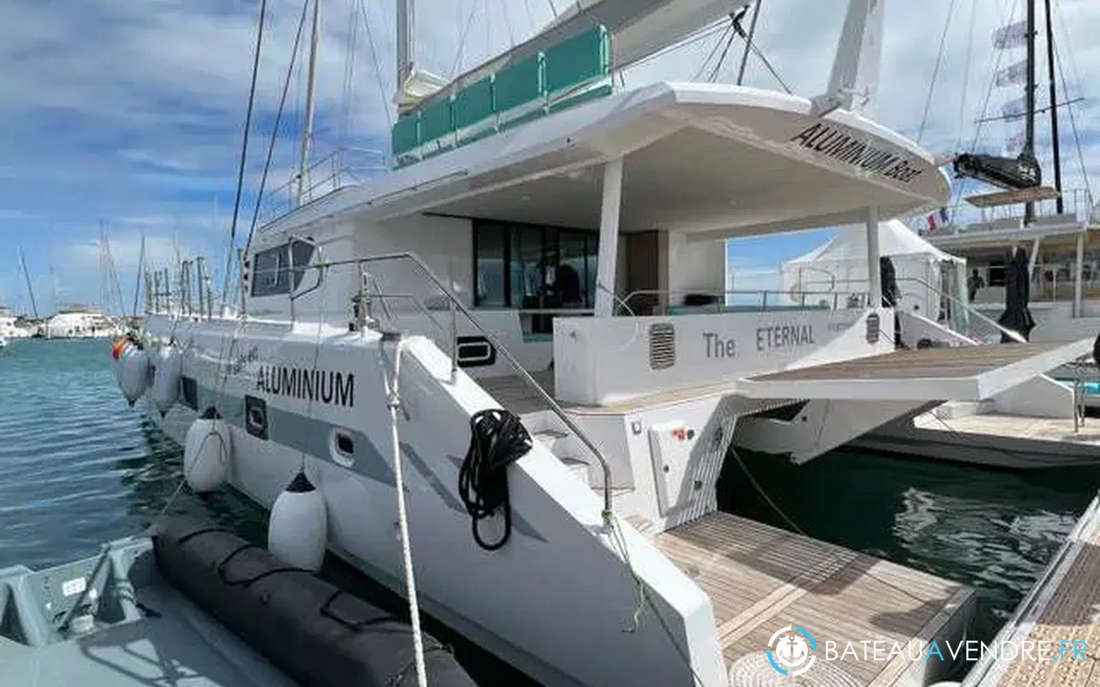 slider 1 Squalt Marine International CK70