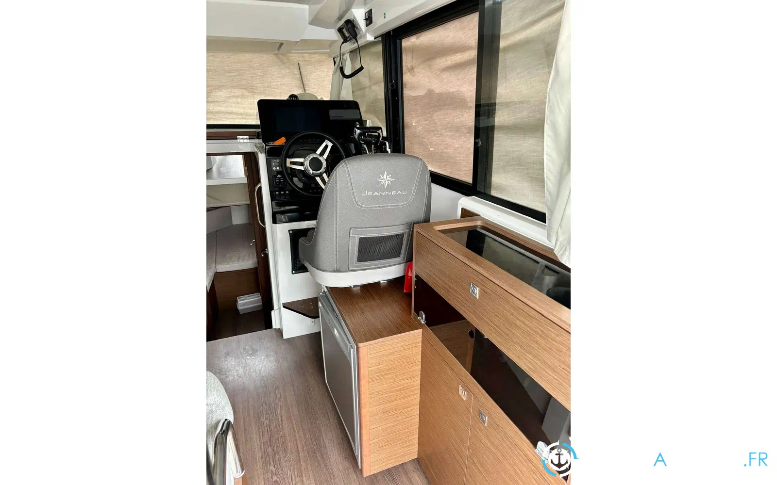 slider 4 Jeanneau Merry Fisher 895 Sport
