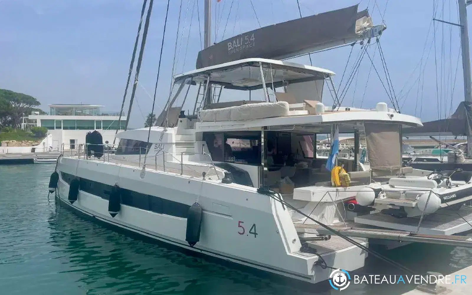 slider 0 Bali Catamarans Bali 5.4