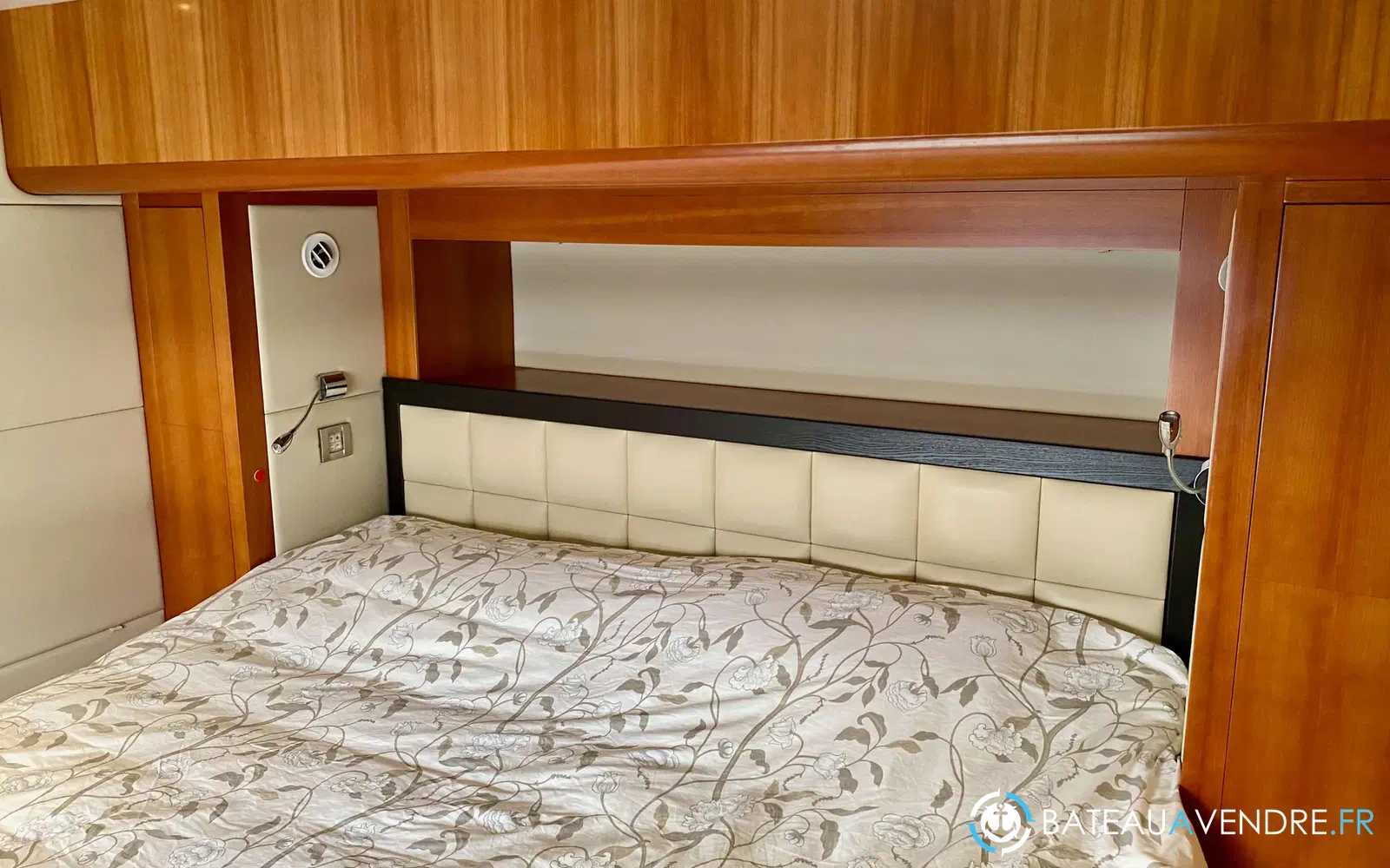 slider 104 Fountaine Pajot Queensland 55